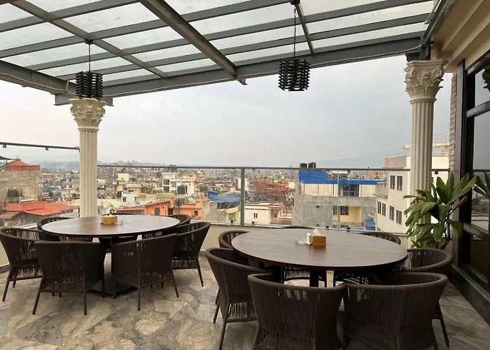 Dees Boutique Hotel 4*
