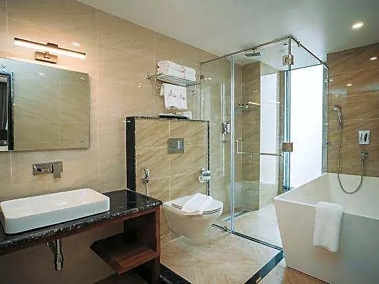 Dees Boutique Hotel 4*